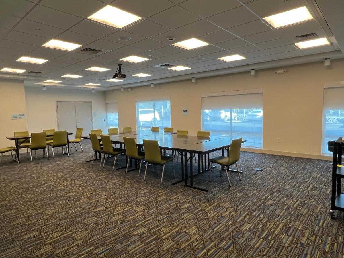Holiday Inn Express & Suites - Ukiah By Ihg Экстерьер фото