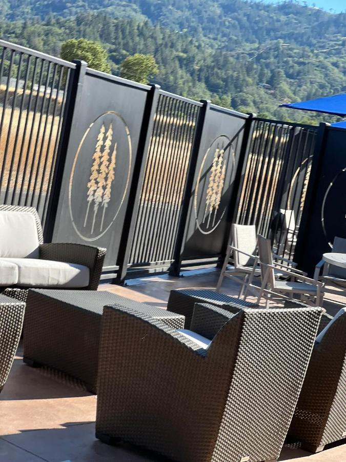 Holiday Inn Express & Suites - Ukiah By Ihg Экстерьер фото